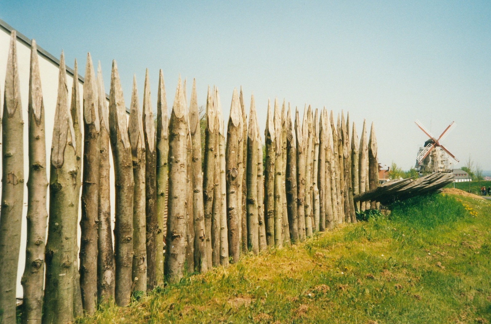 Abb06-Palisaden im Museum Dybb&oslash;l (D&auml;nemark) 2002