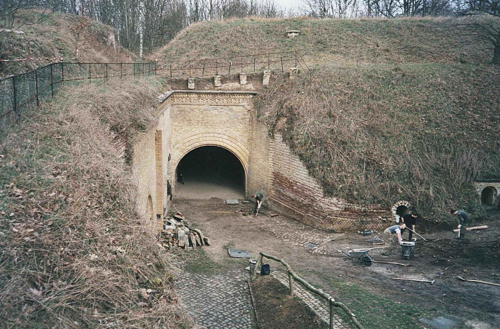 Abb15-Fort Hahneberg in Berlin 2000, so etwas drohte Dresden im Jahr 1871