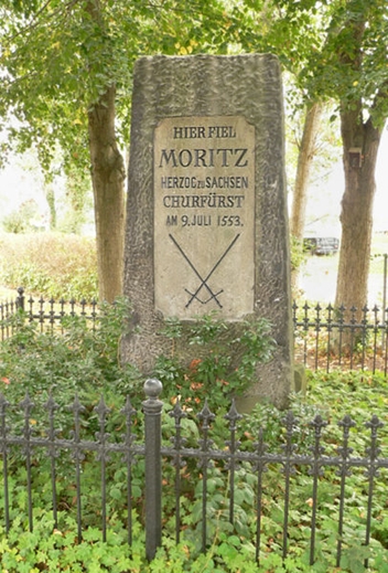 Denkmal
Foto: AxelHH, Wikipedia